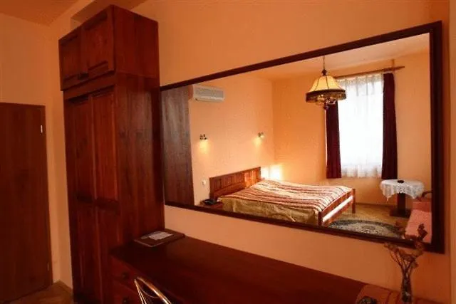 Pawlovnia Szálloda 3*