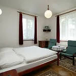 Otel Pawlovnia 3*