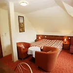 Otel Pawlovnia 3*